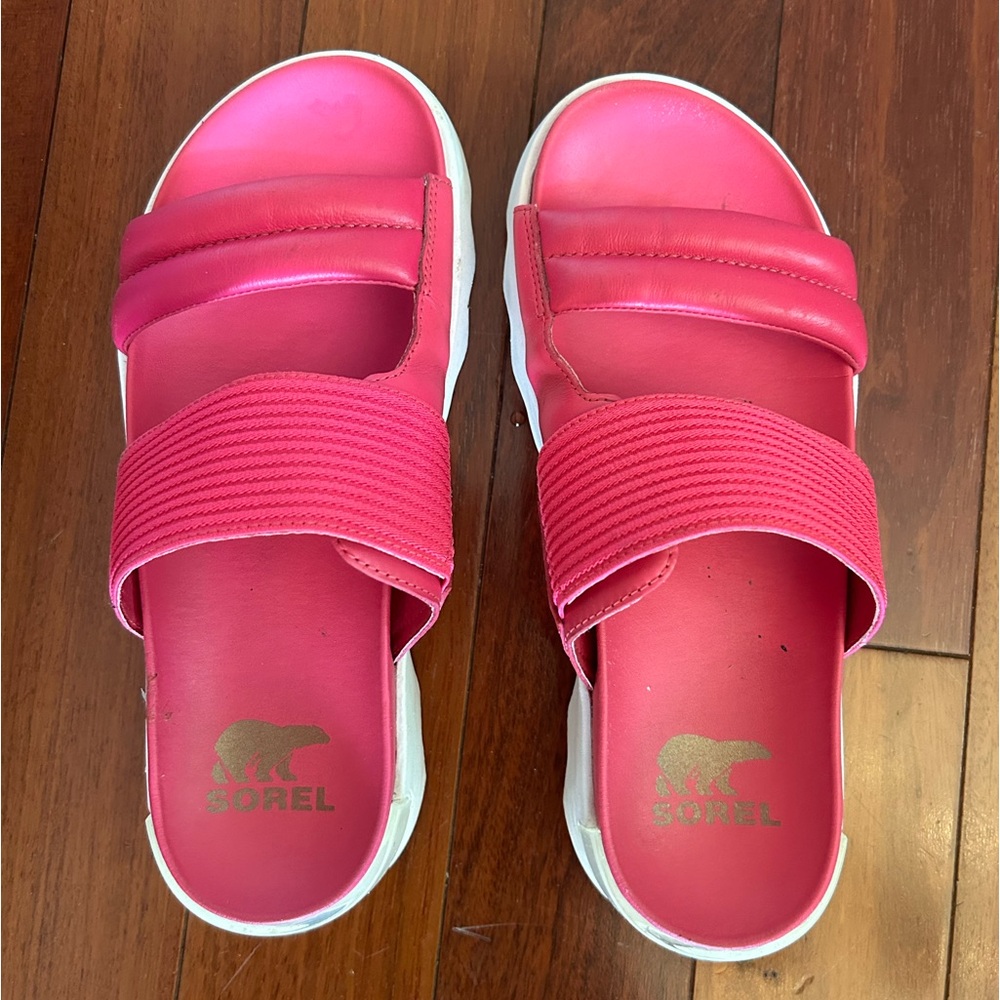 8.5 Sorel pink slide sandals !